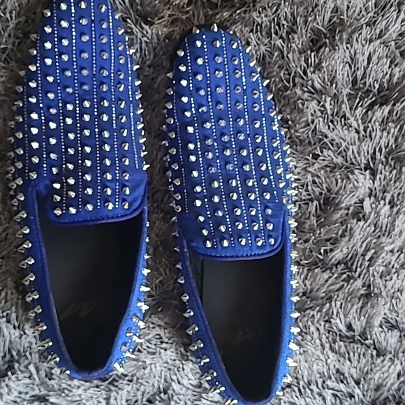 Dress Shoes - Picture 2 of 3